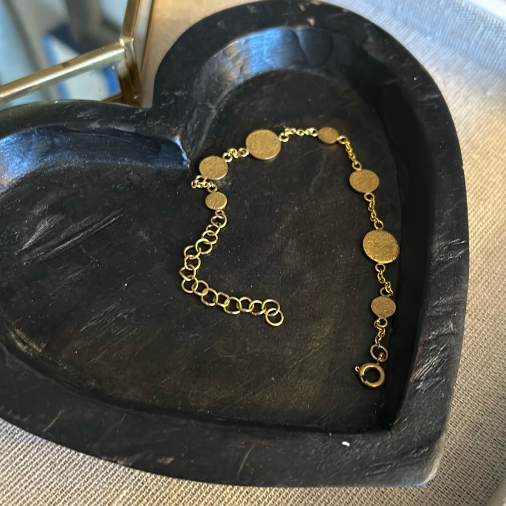 Dancing coins bracelet